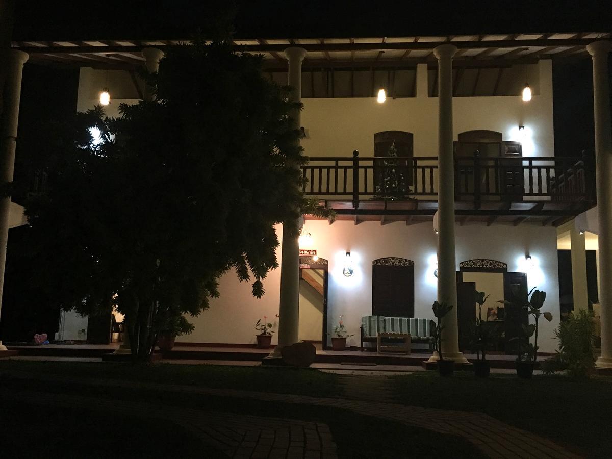 Hotel La Felicita Mirissa Exterior photo
